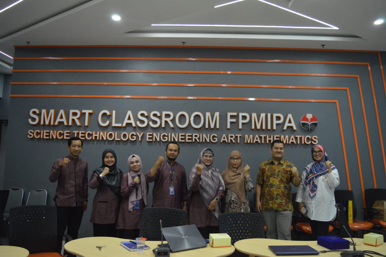 KUNJUNGAN AKADEMIK DAN BENCHMARKING MAGISTER PENDIDIKAN MATEMATIKA FKIP ...